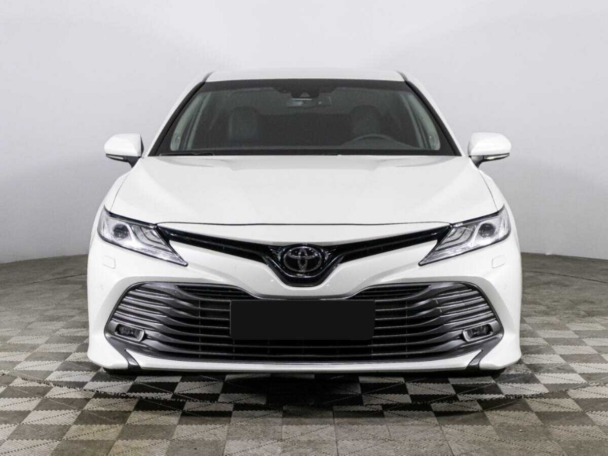 Toyota Camry 2020 года с пробегом. Фото: #1