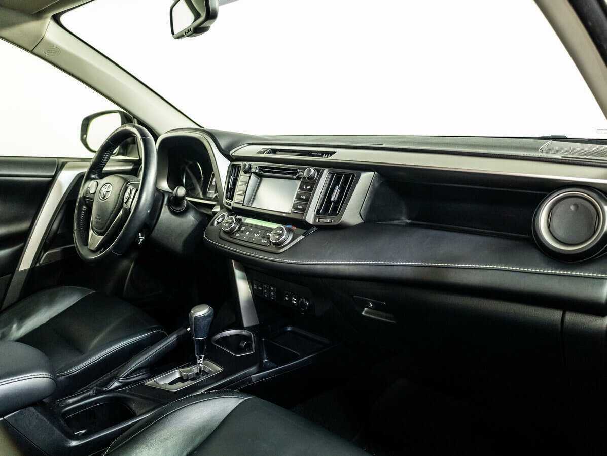 Toyota RAV4 2015 года с пробегом. Фото: #7