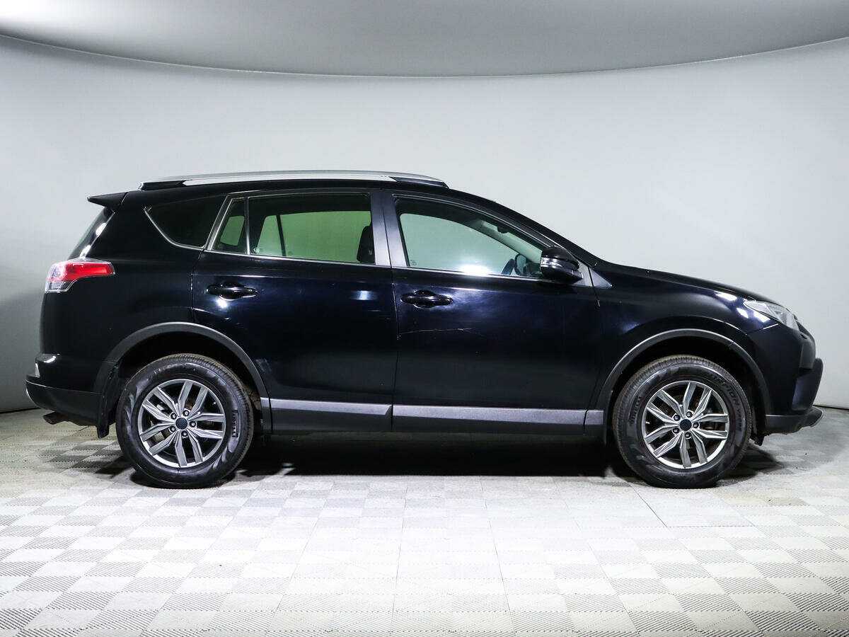 Toyota RAV4 2019 года с пробегом. Фото: #3
