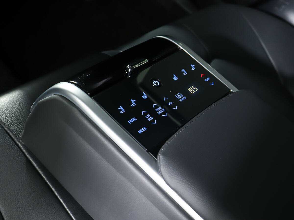 Toyota Camry 2018 года с пробегом. Фото: #11