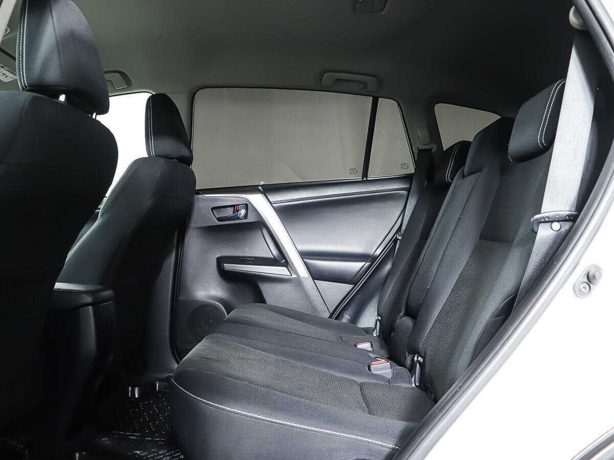 Toyota RAV4 2017 года с пробегом. Фото: #9