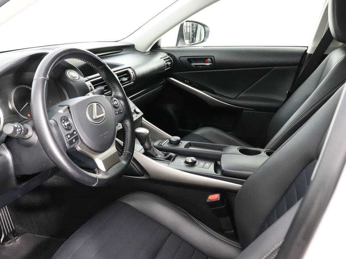 Lexus IS 2015 года с пробегом. Фото: #10