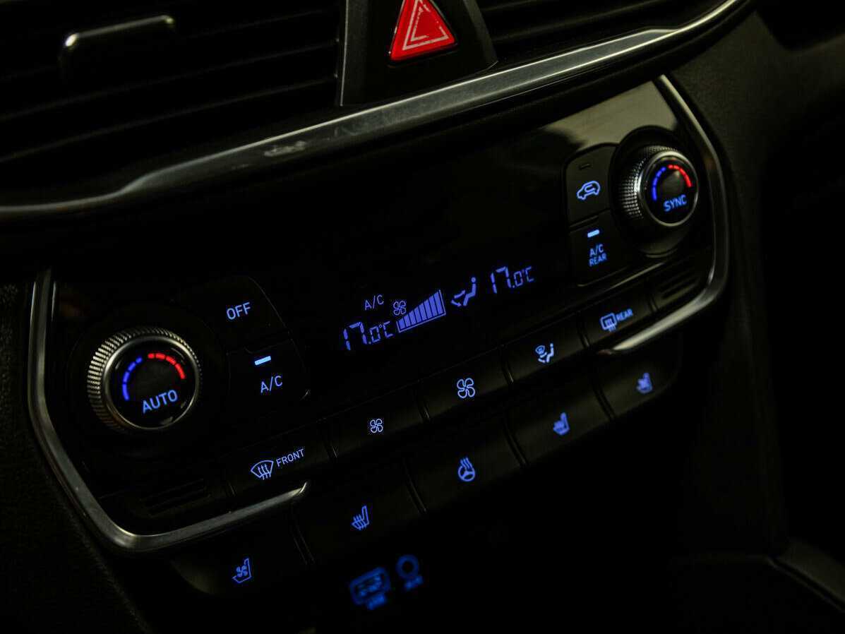 Hyundai Santa Fe 2019 года с пробегом. Фото: #12