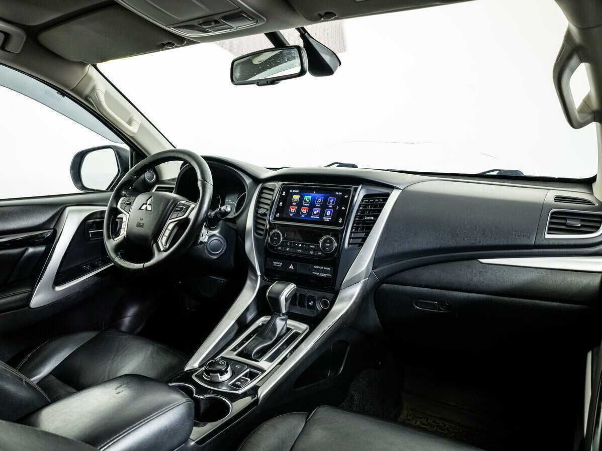 Mitsubishi Pajero Sport 2018 года с пробегом. Фото: #8