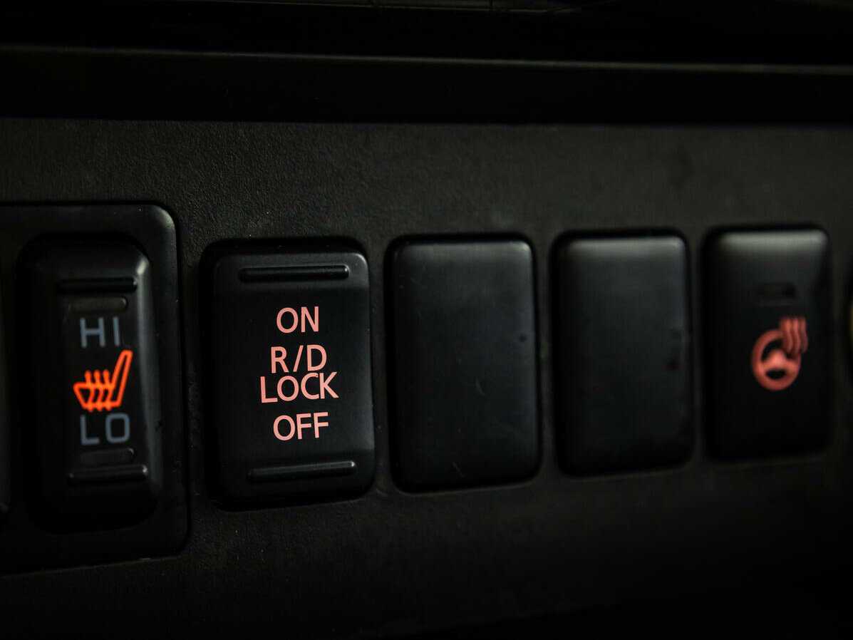 Mitsubishi Pajero Sport 2018 года с пробегом. Фото: #16