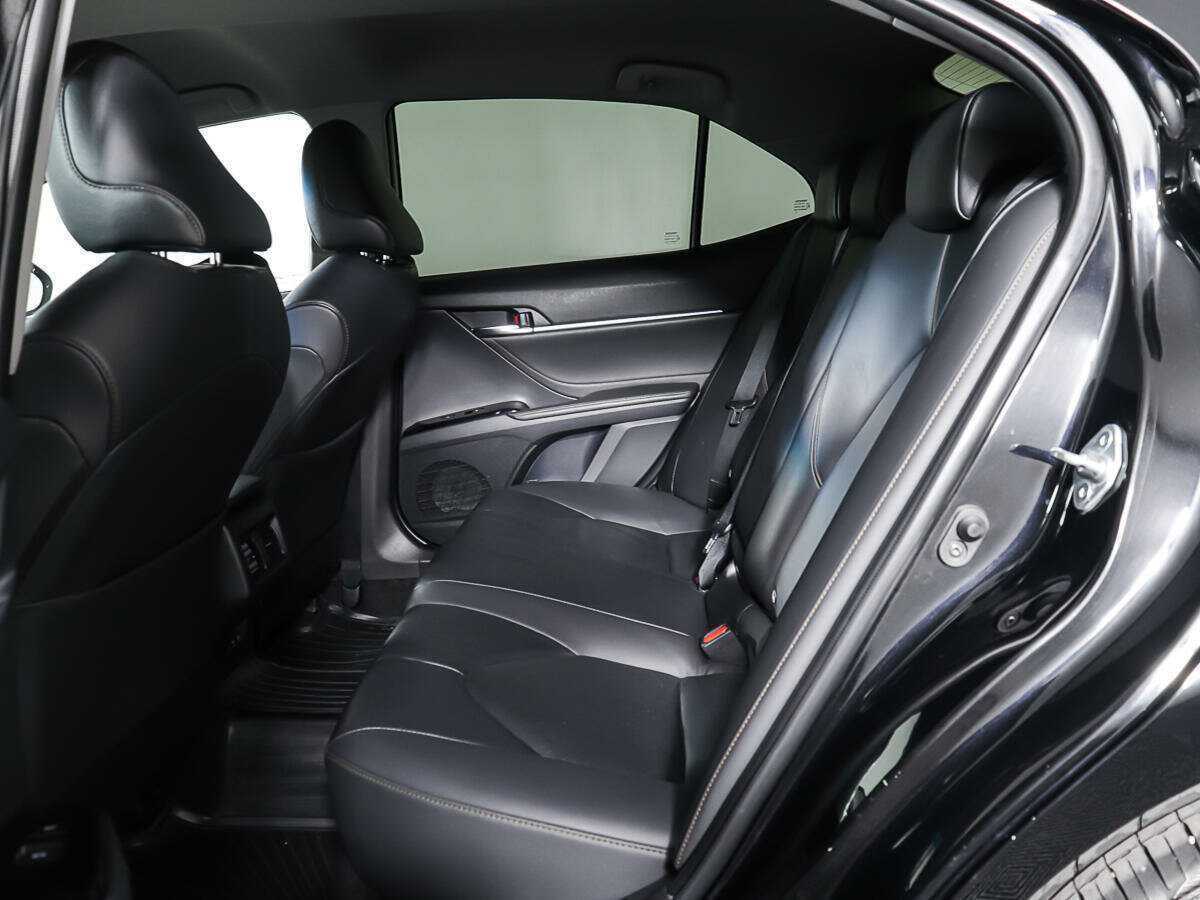 Toyota Camry 2019 года с пробегом. Фото: #8