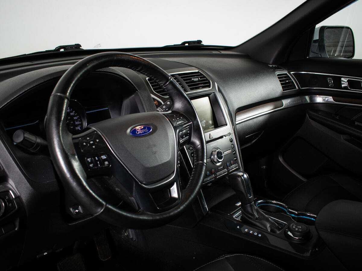 Ford Explorer 2016 года с пробегом. Фото: #11