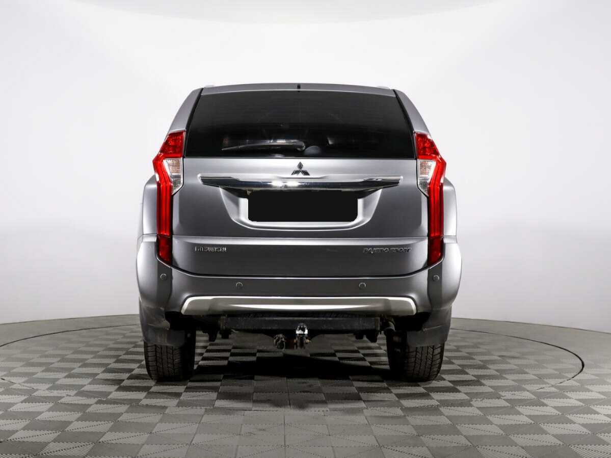 Mitsubishi Pajero Sport 2017 года с пробегом. Фото: #5