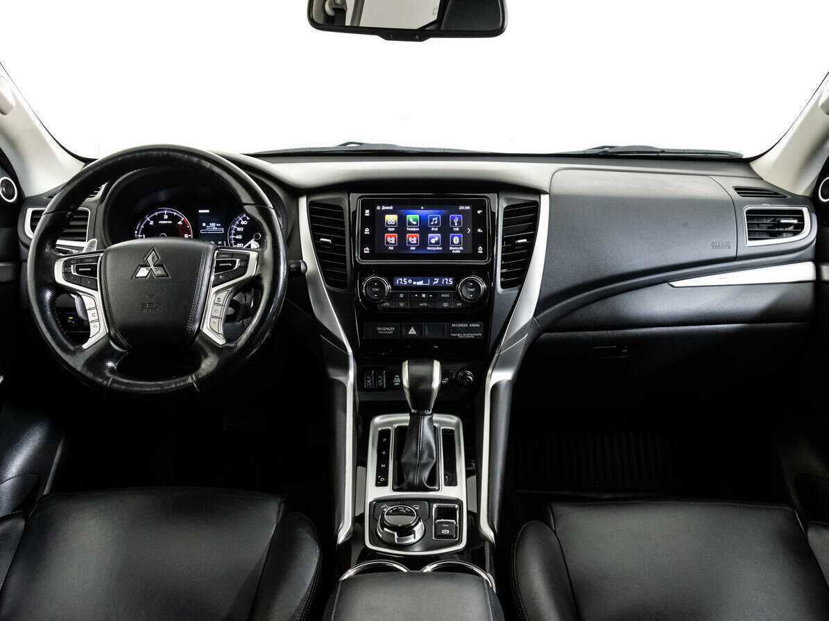 Mitsubishi Pajero Sport 2018 года с пробегом. Фото: #7