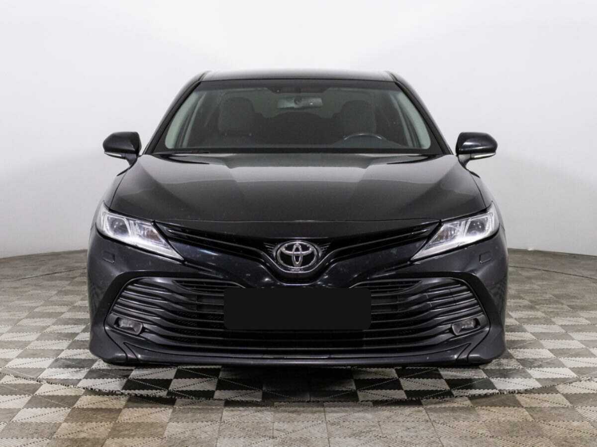 Toyota Camry 2018 года с пробегом. Фото: #1
