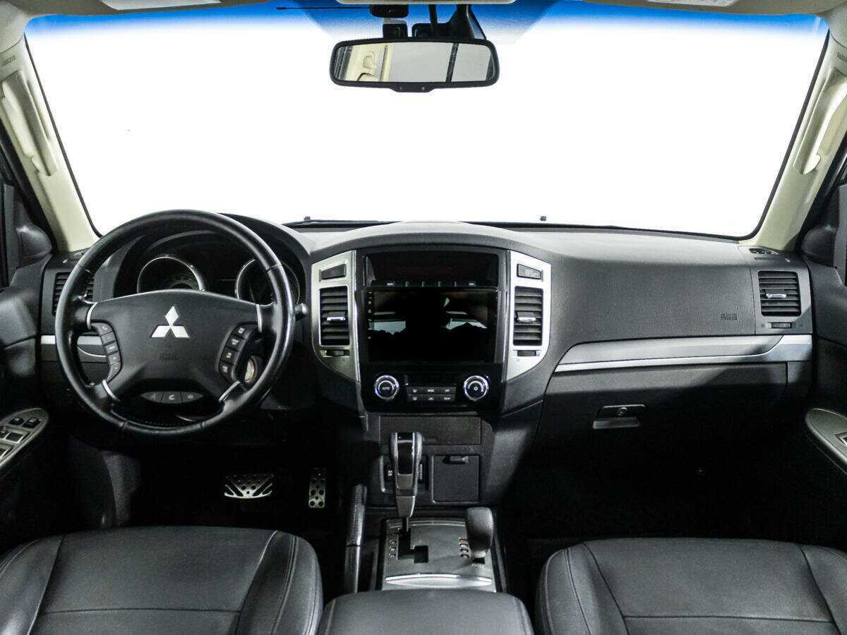 Mitsubishi Pajero 2015 года с пробегом. Фото: #12