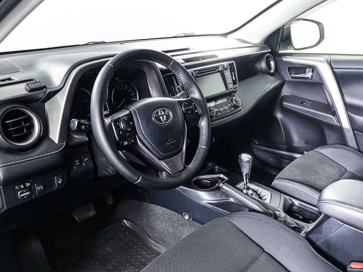 Toyota RAV4 2016 года с пробегом. Фото: #10