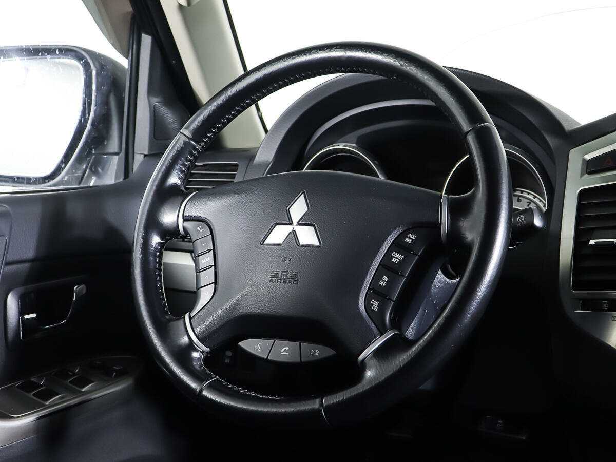 Mitsubishi Pajero 2014 года с пробегом. Фото: #12