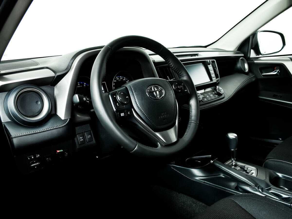 Toyota RAV4 2017 года с пробегом. Фото: #12