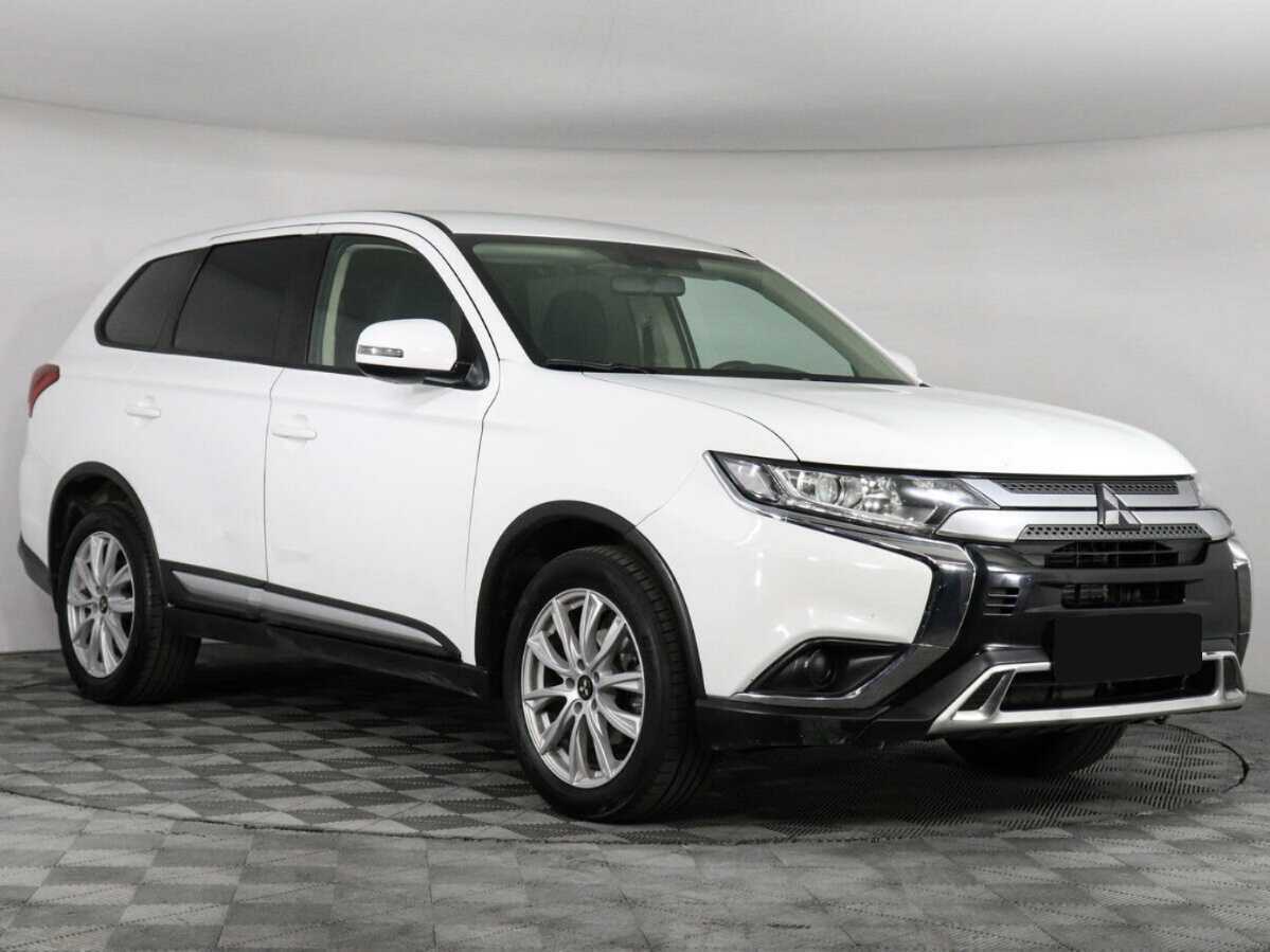 Mitsubishi Outlander 2020 года с пробегом. Фото: #2
