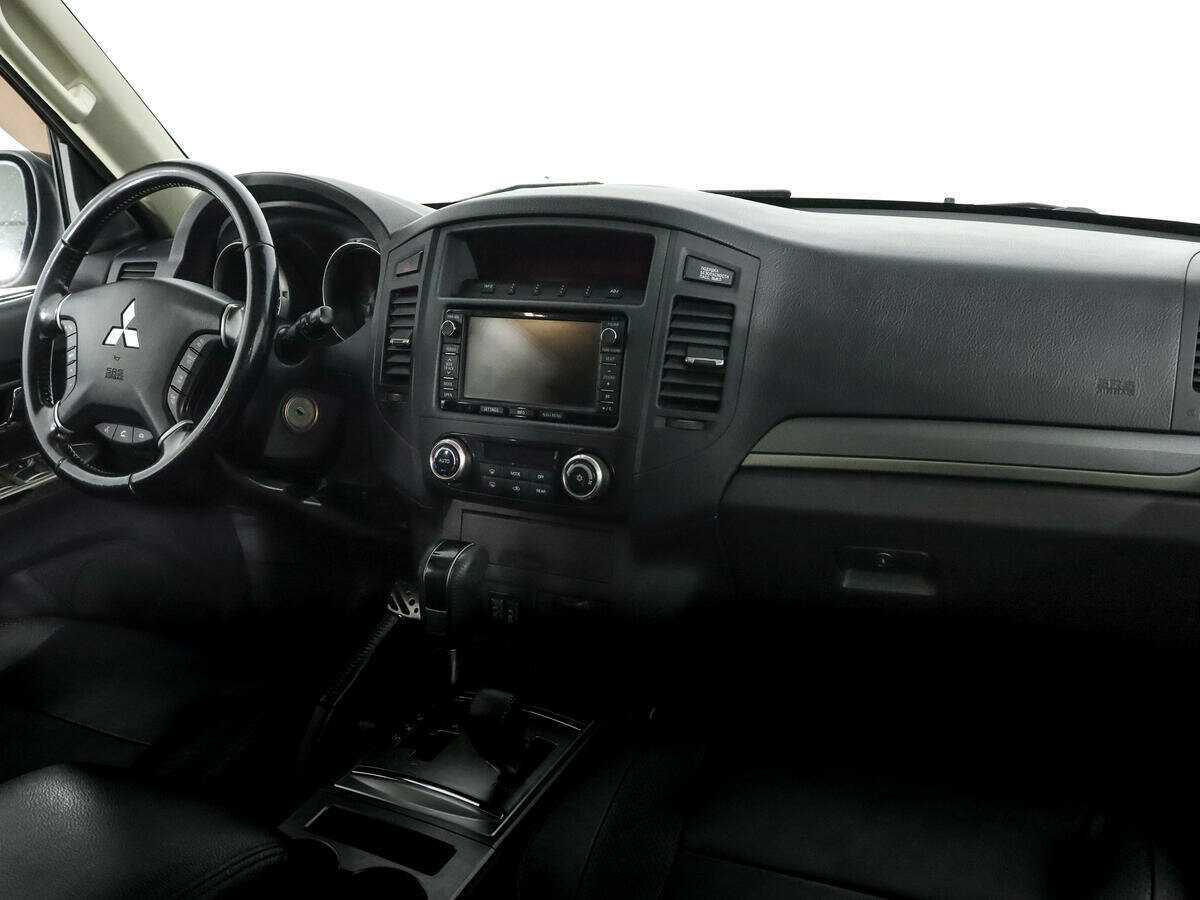 Mitsubishi Pajero 2012 года с пробегом. Фото: #9