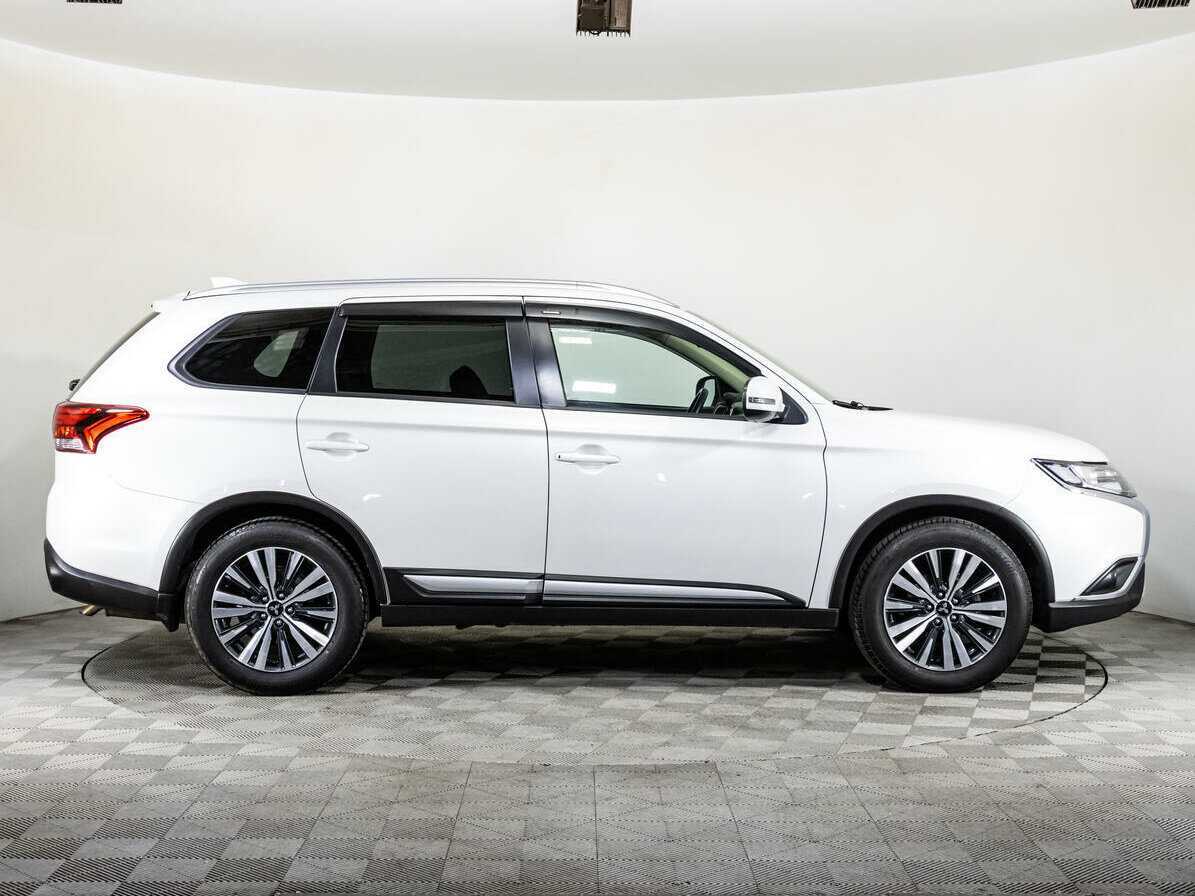 Mitsubishi Outlander 2020 года с пробегом. Фото: #3