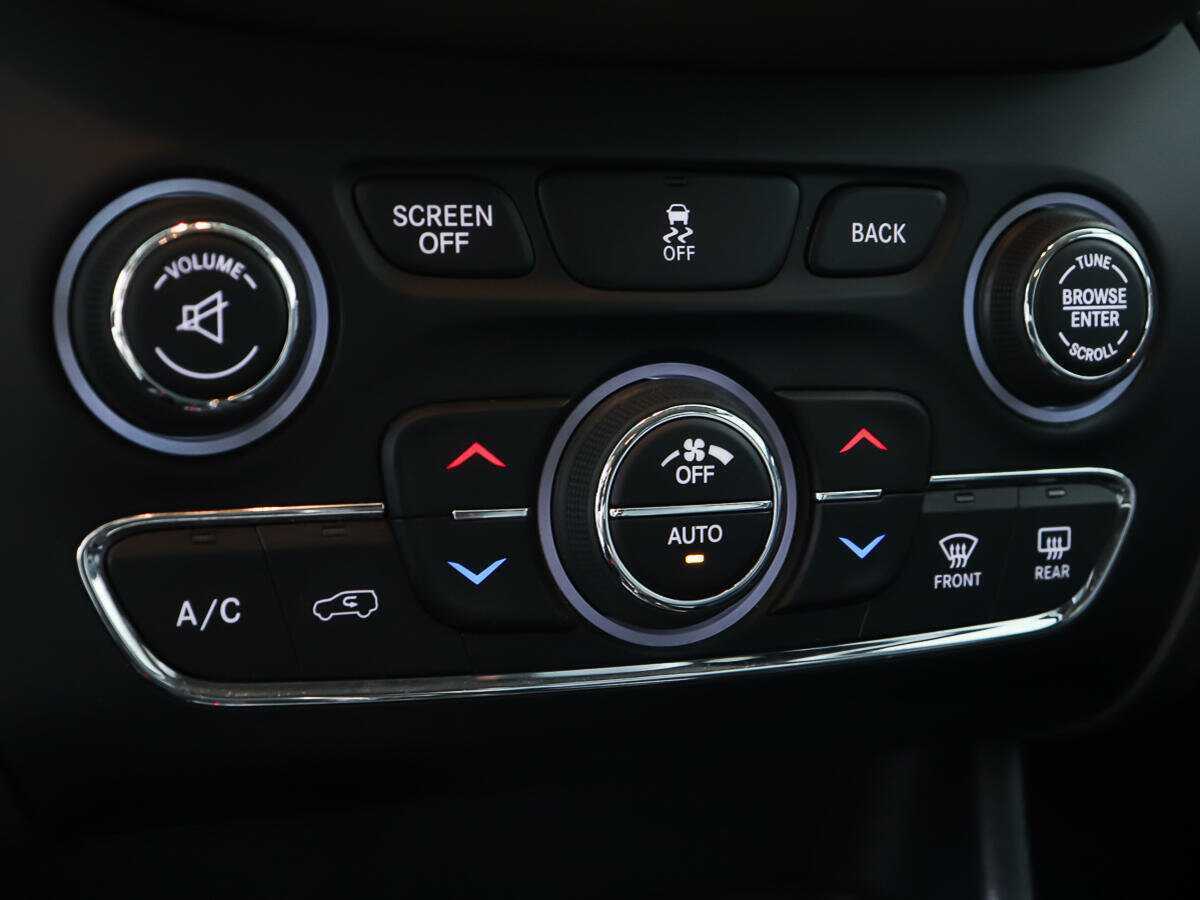 Jeep Cherokee 2014 года с пробегом. Фото: #18