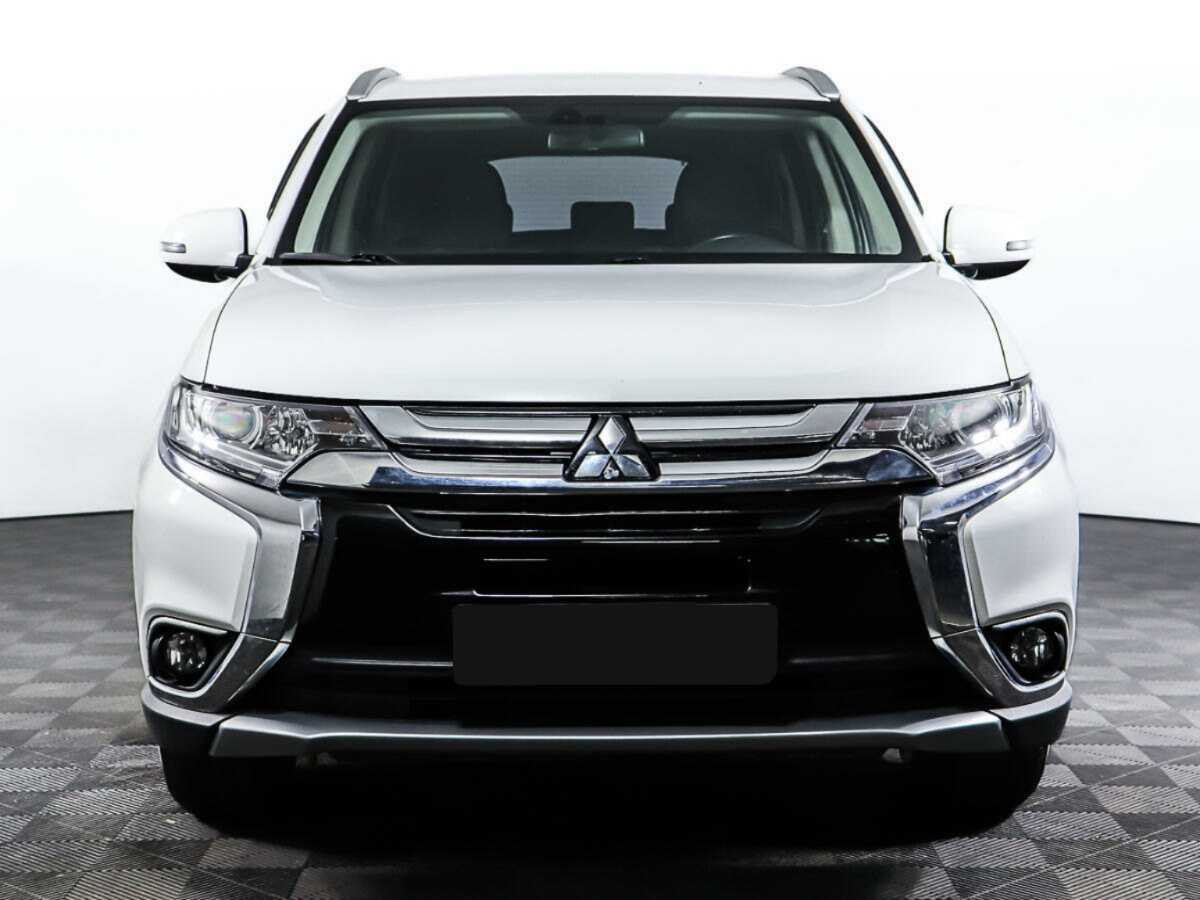 Mitsubishi Outlander 2018 года с пробегом. Фото: #1