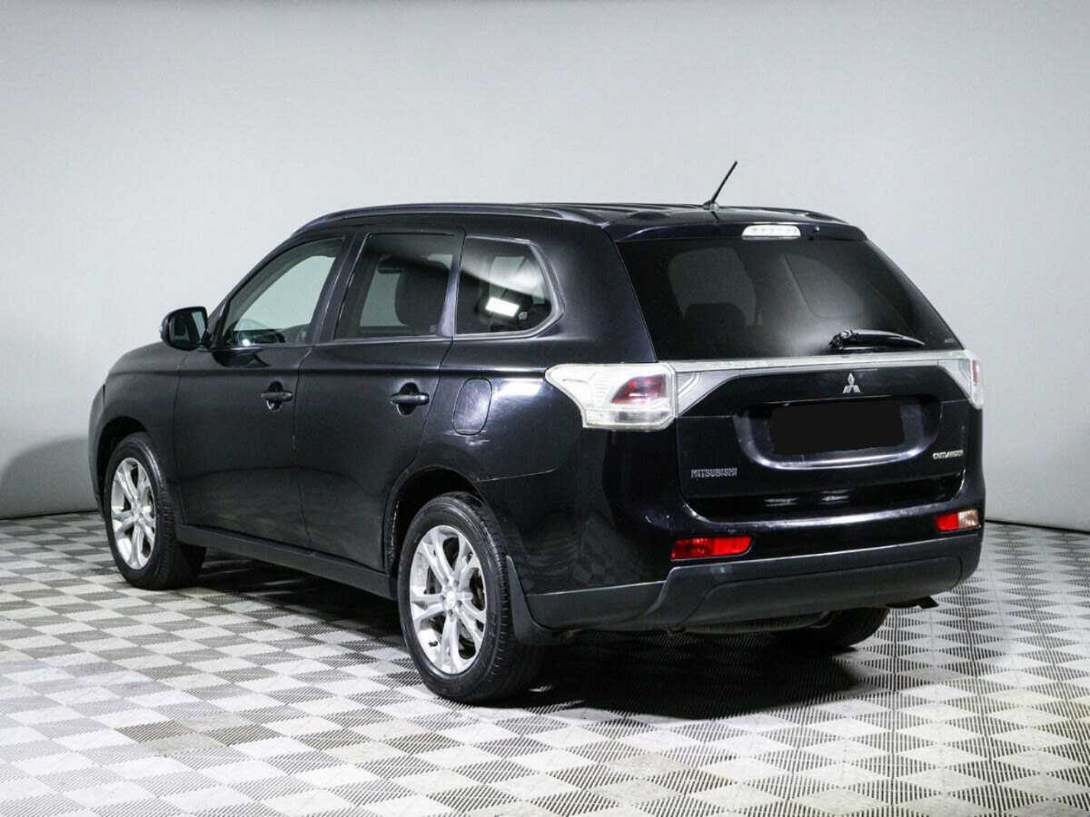 Б/У Митсубиши Оутлэндер 2012 года. Фото: #5
