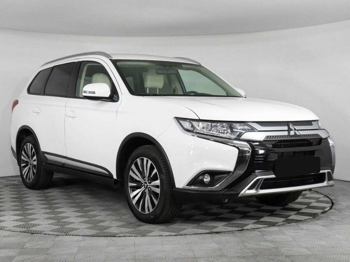 Mitsubishi Outlander 2021 года с пробегом. Фото: #2