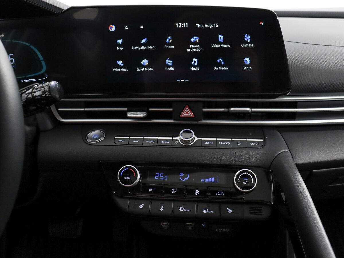 Hyundai Elantra 2024 года с пробегом. Фото: #16