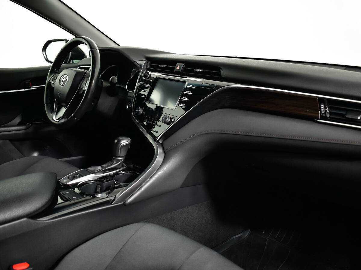 Toyota Camry 2021 года с пробегом. Фото: #8