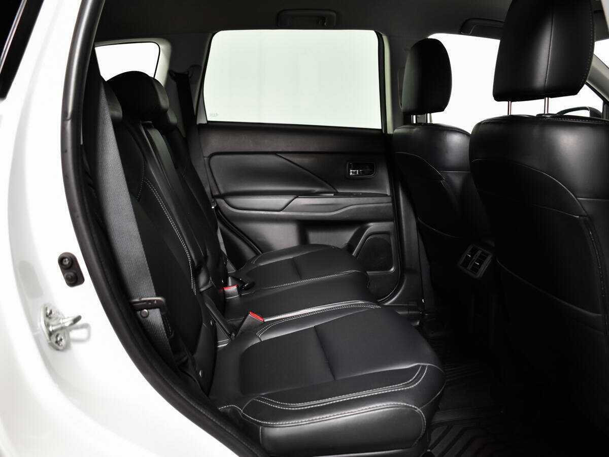 Mitsubishi Outlander 2021 года с пробегом. Фото: #9