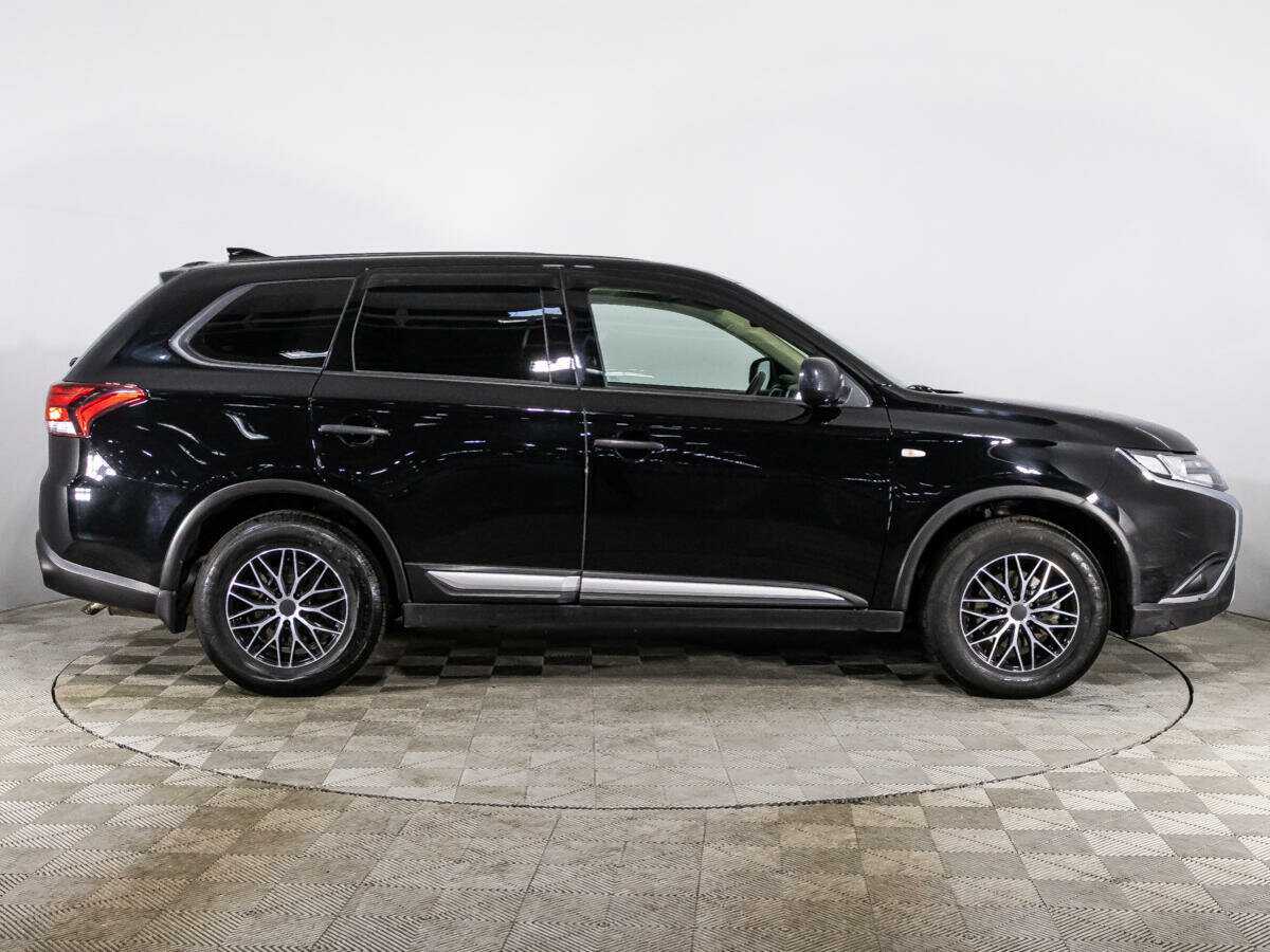 Mitsubishi Outlander 2021 года с пробегом. Фото: #3