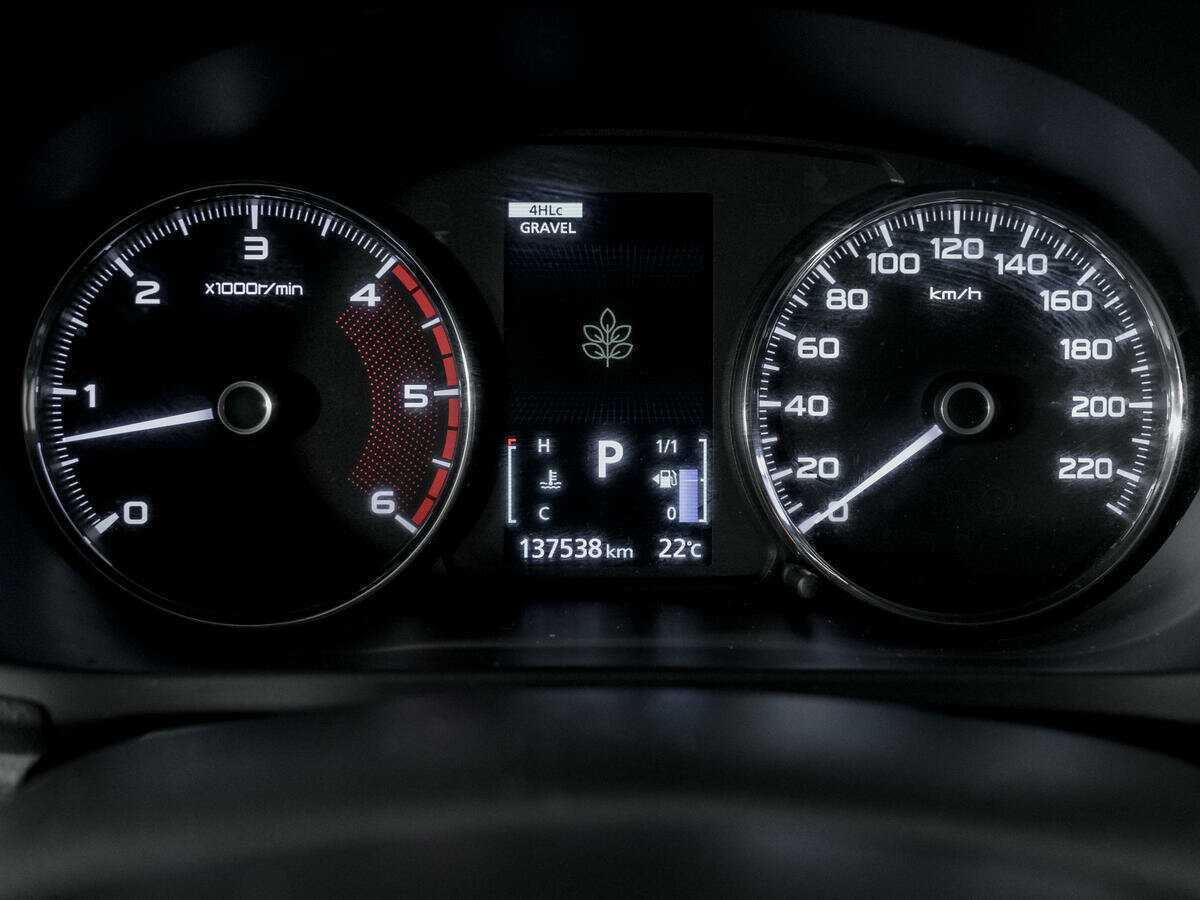 Mitsubishi Pajero Sport 2018 года с пробегом. Фото: #10