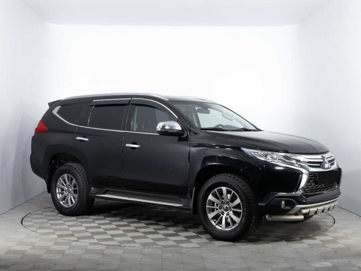 Mitsubishi Pajero Sport 2017 года с пробегом. Фото: #2