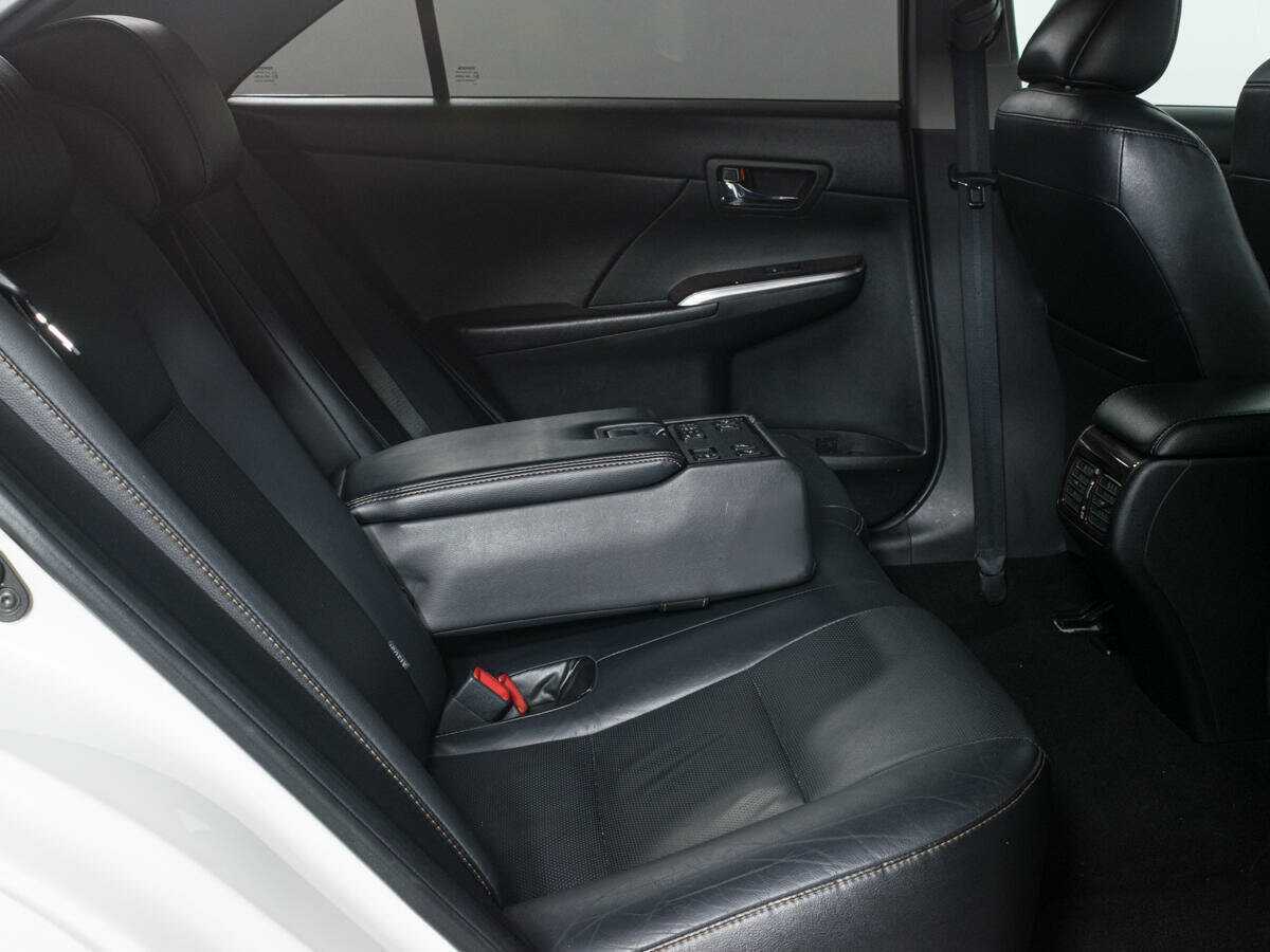 Toyota Camry 2017 года с пробегом. Фото: #9