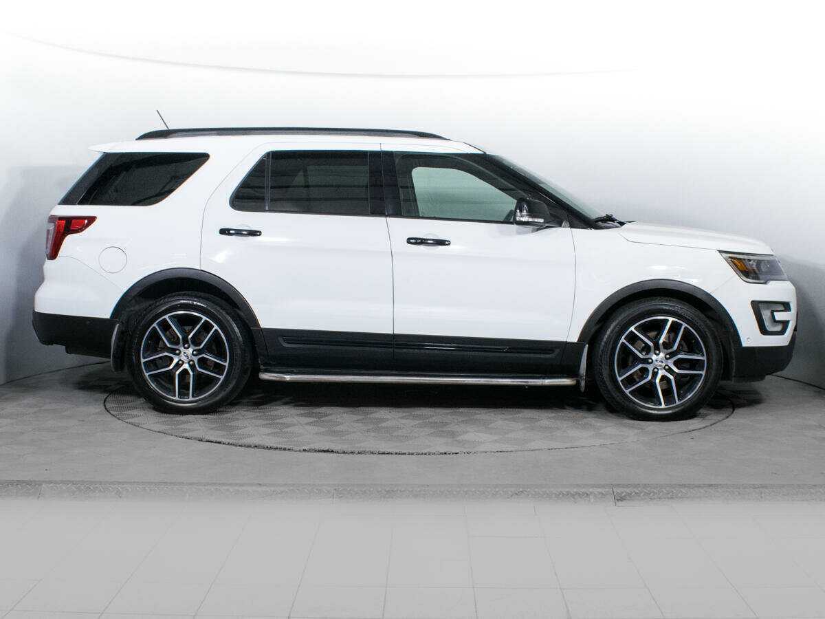 Ford Explorer 2016 года с пробегом. Фото: #3