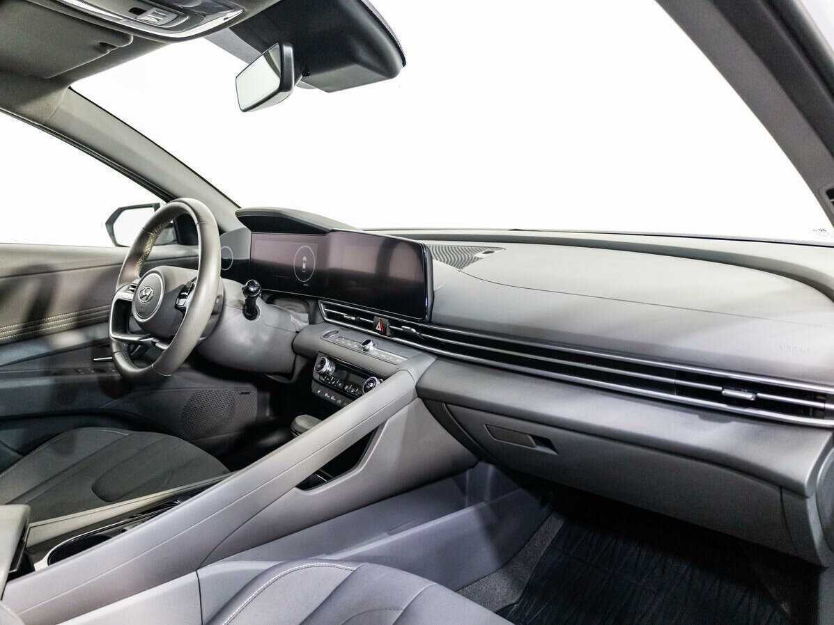 Hyundai Elantra 2021 года с пробегом. Фото: #7