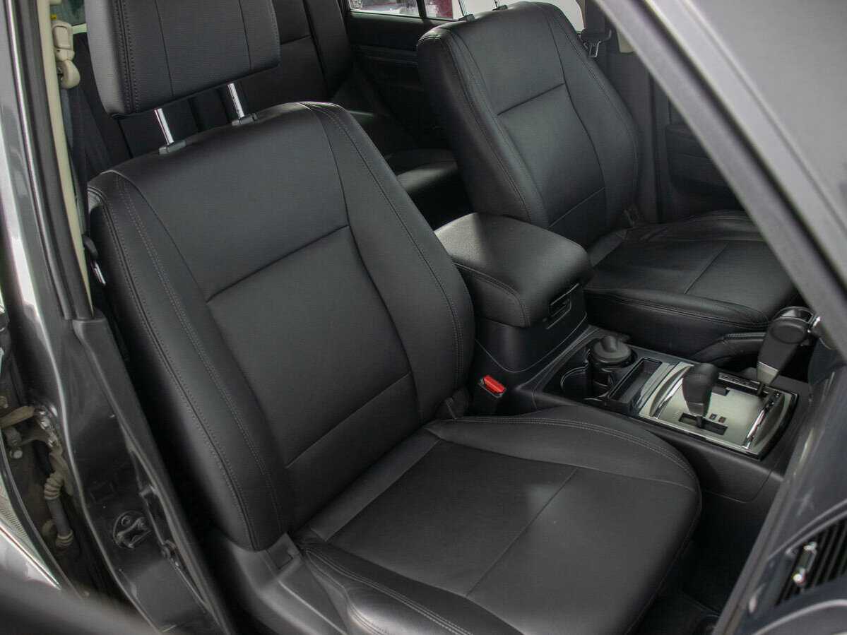 Mitsubishi Pajero 2017 года с пробегом. Фото: #9