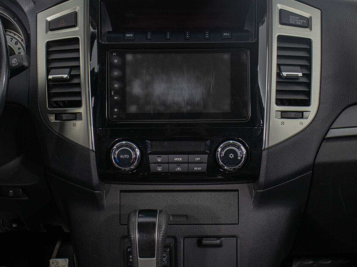 Mitsubishi Pajero 2017 года с пробегом. Фото: #16