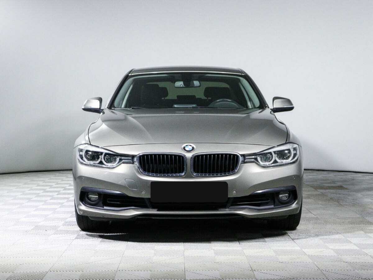 BMW 3 серии 2017 года с пробегом. Фото: #1