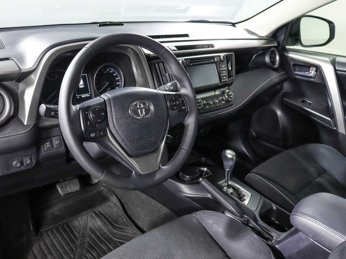 Toyota RAV4 2015 года с пробегом. Фото: #13