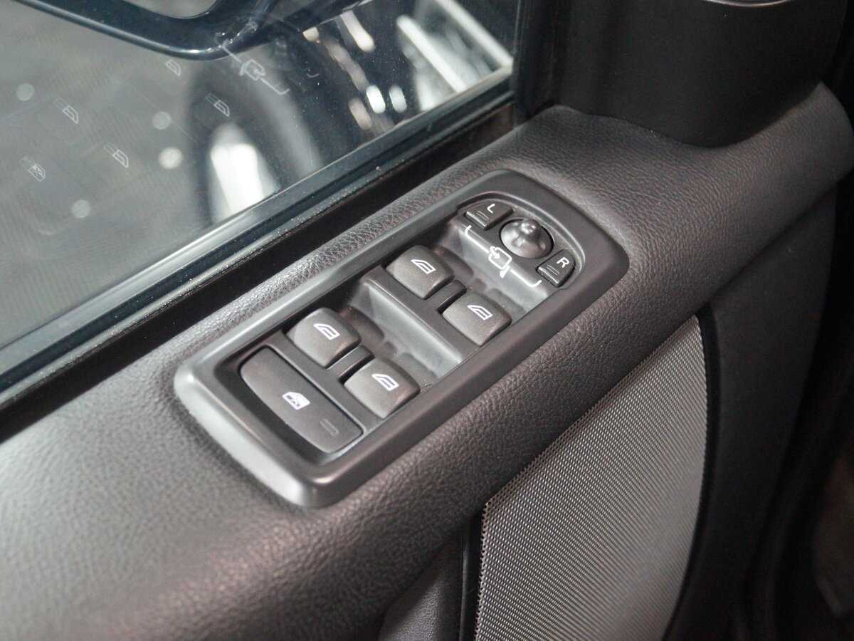 Land Rover Discovery 2015 года с пробегом. Фото: #14
