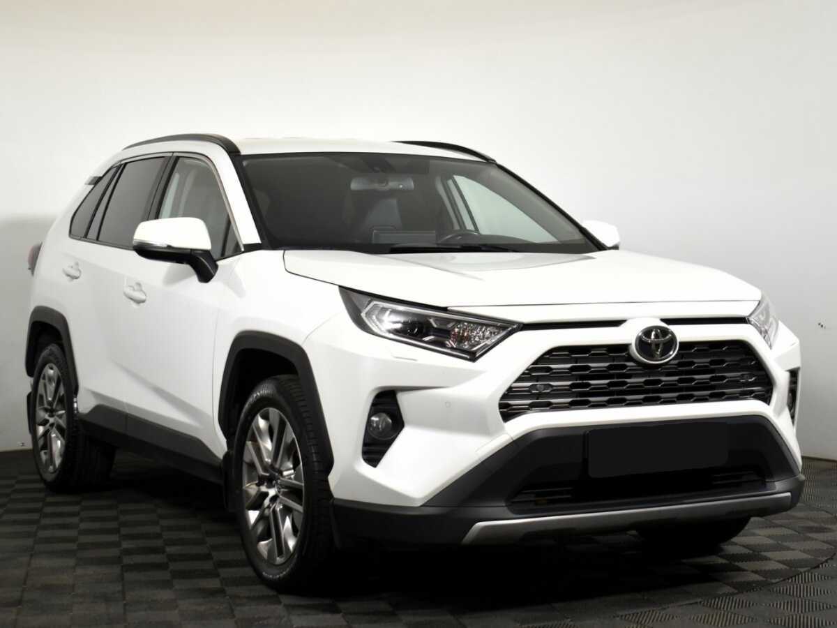 Toyota RAV4 2021 года с пробегом. Фото: #2