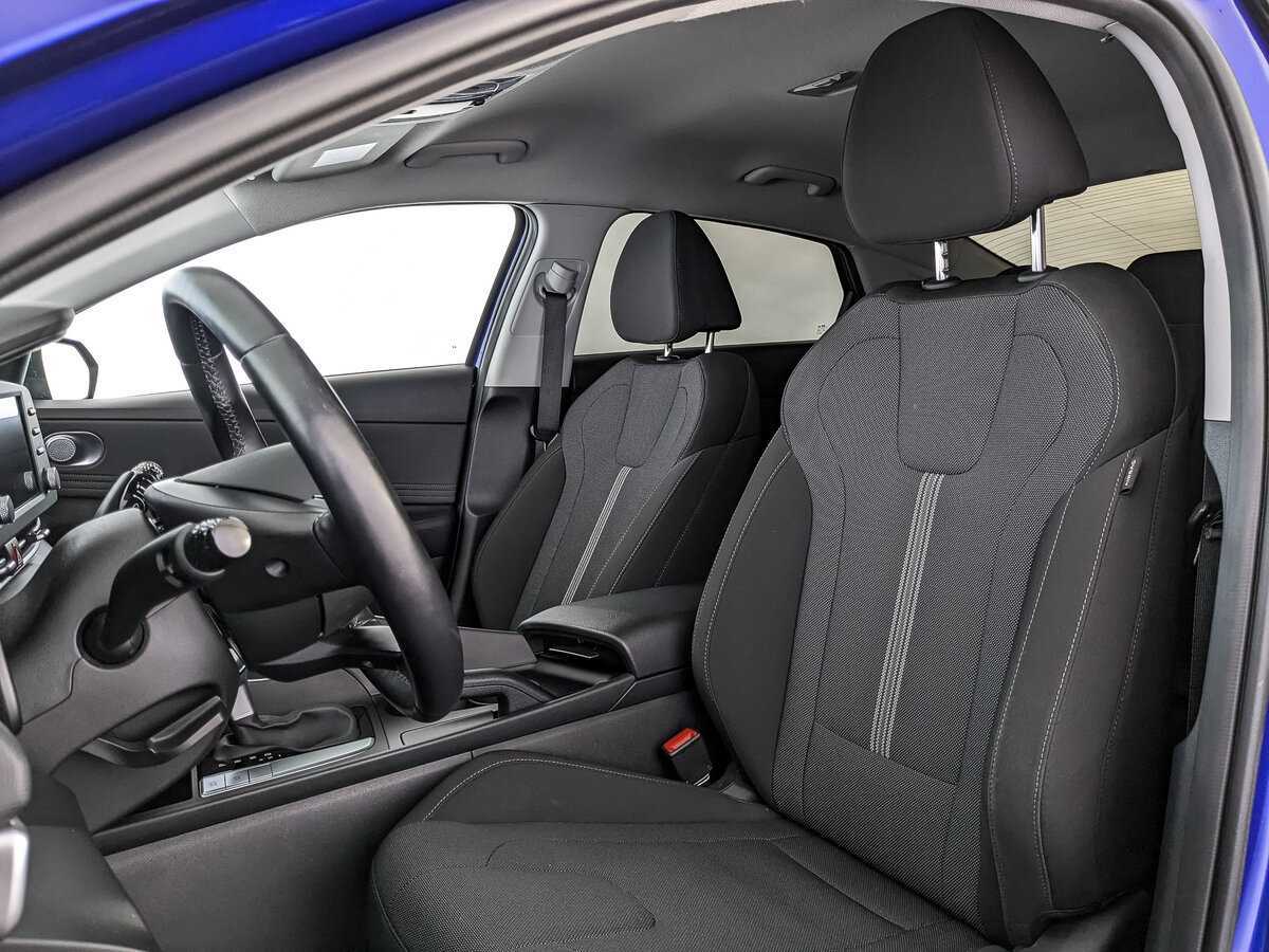 Hyundai Elantra 2021 года с пробегом. Фото: #15