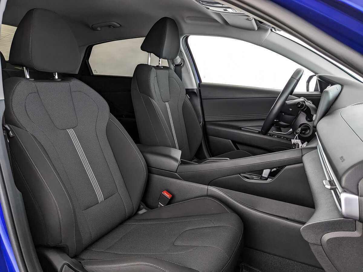 Hyundai Elantra 2021 года с пробегом. Фото: #19