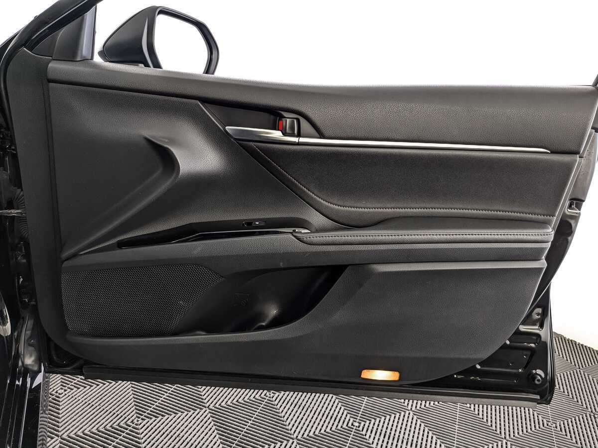 Toyota Camry 2019 года с пробегом. Фото: #20