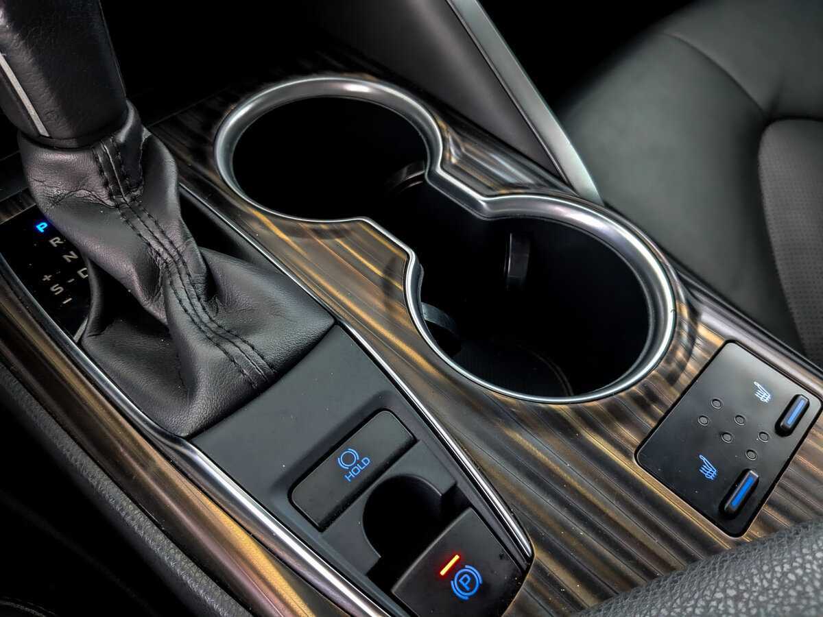 Toyota Camry 2021 года с пробегом. Фото: #23