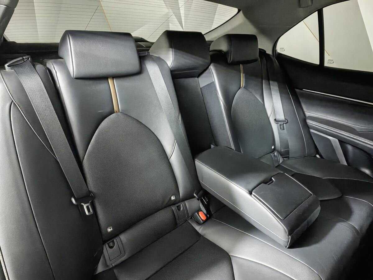 Toyota Camry 2019 года с пробегом. Фото: #12