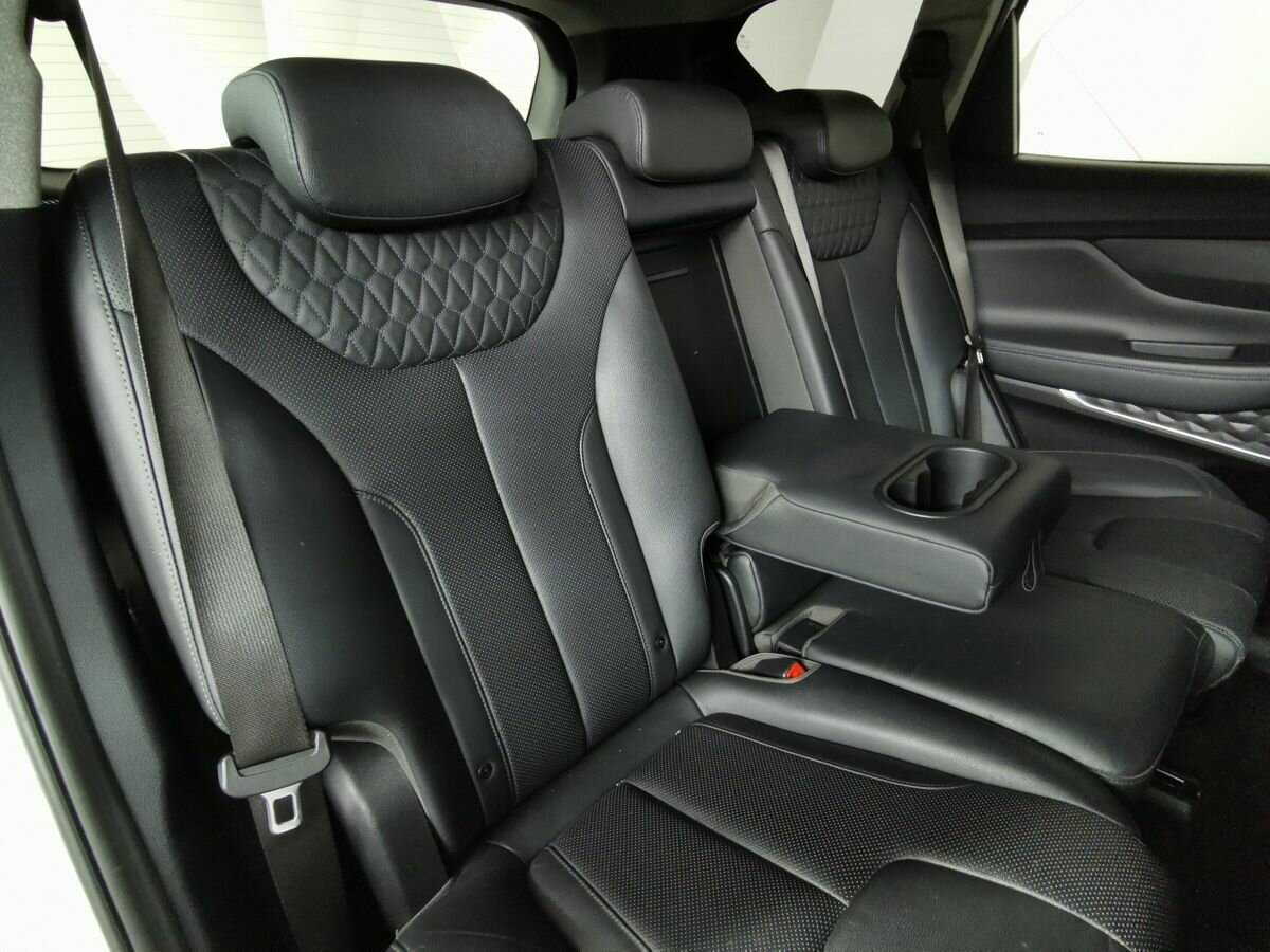 Hyundai Santa Fe 2019 года с пробегом. Фото: #12