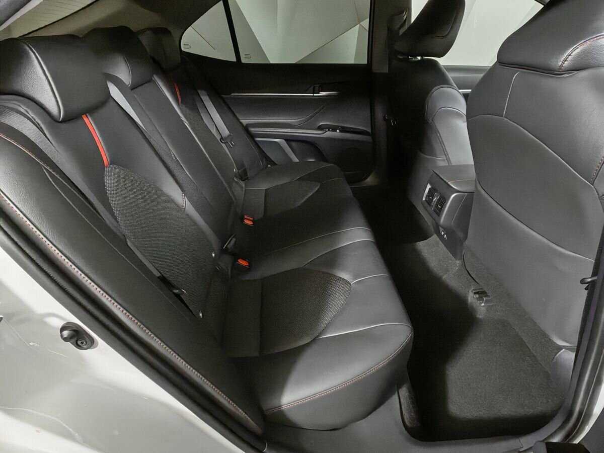 Toyota Camry 2020 года с пробегом. Фото: #11