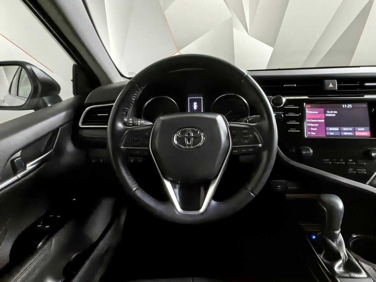 Toyota Camry 2020 года с пробегом. Фото: #14