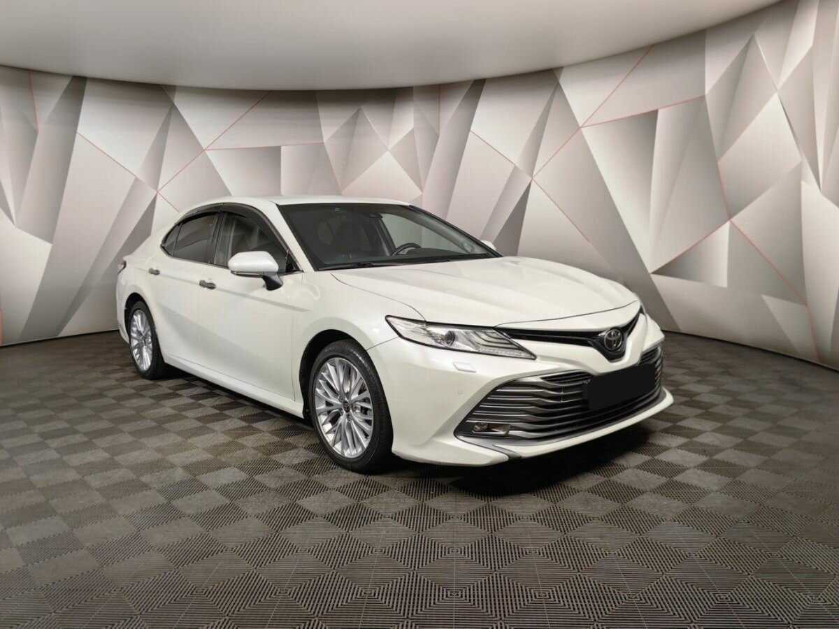Toyota Camry 2020 года с пробегом. Фото: #2
