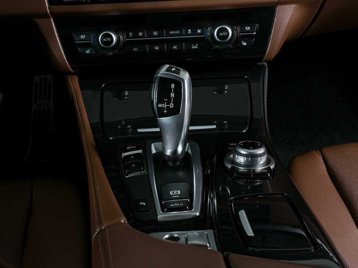 BMW 5 серии 2013 года с пробегом. Фото: #11